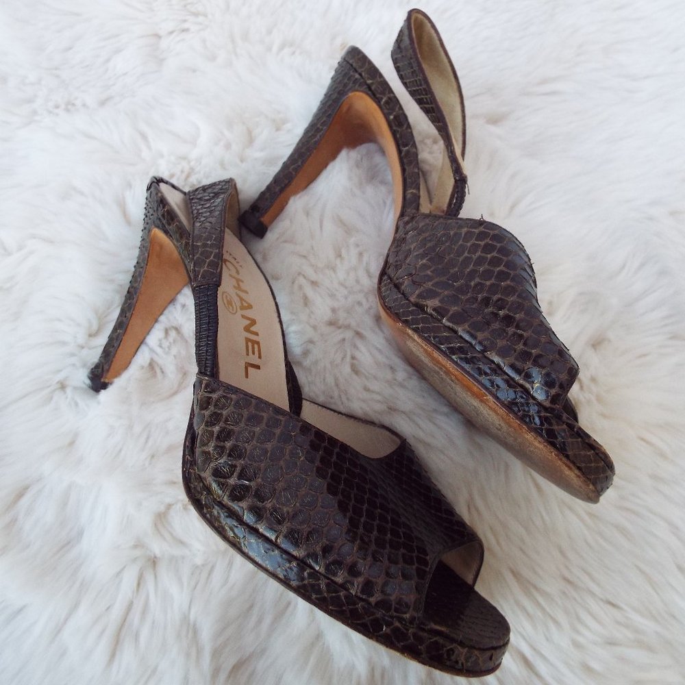 Vintage Chanel Brown Slingback Pumps